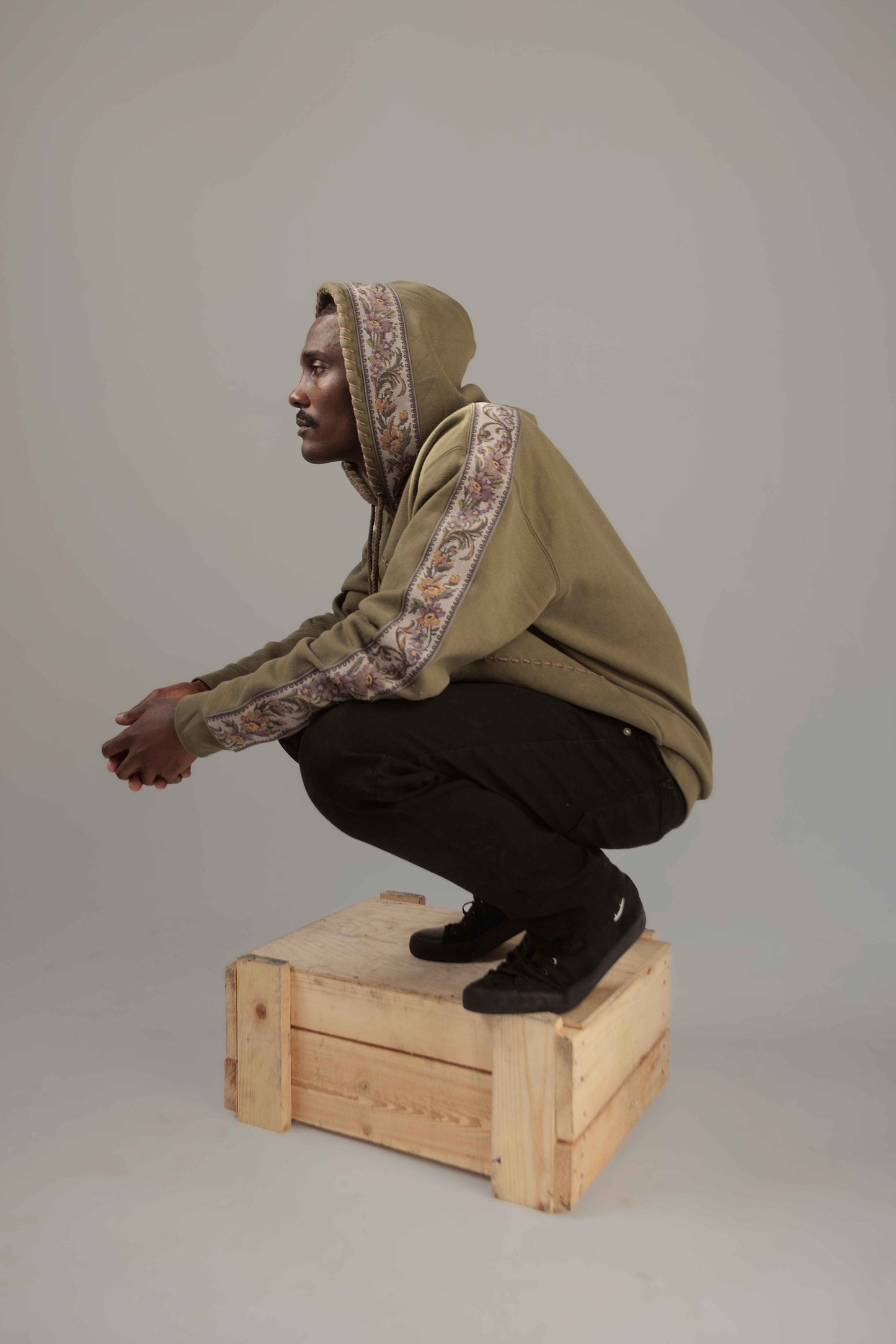 THE ANTIQUE HOODIE